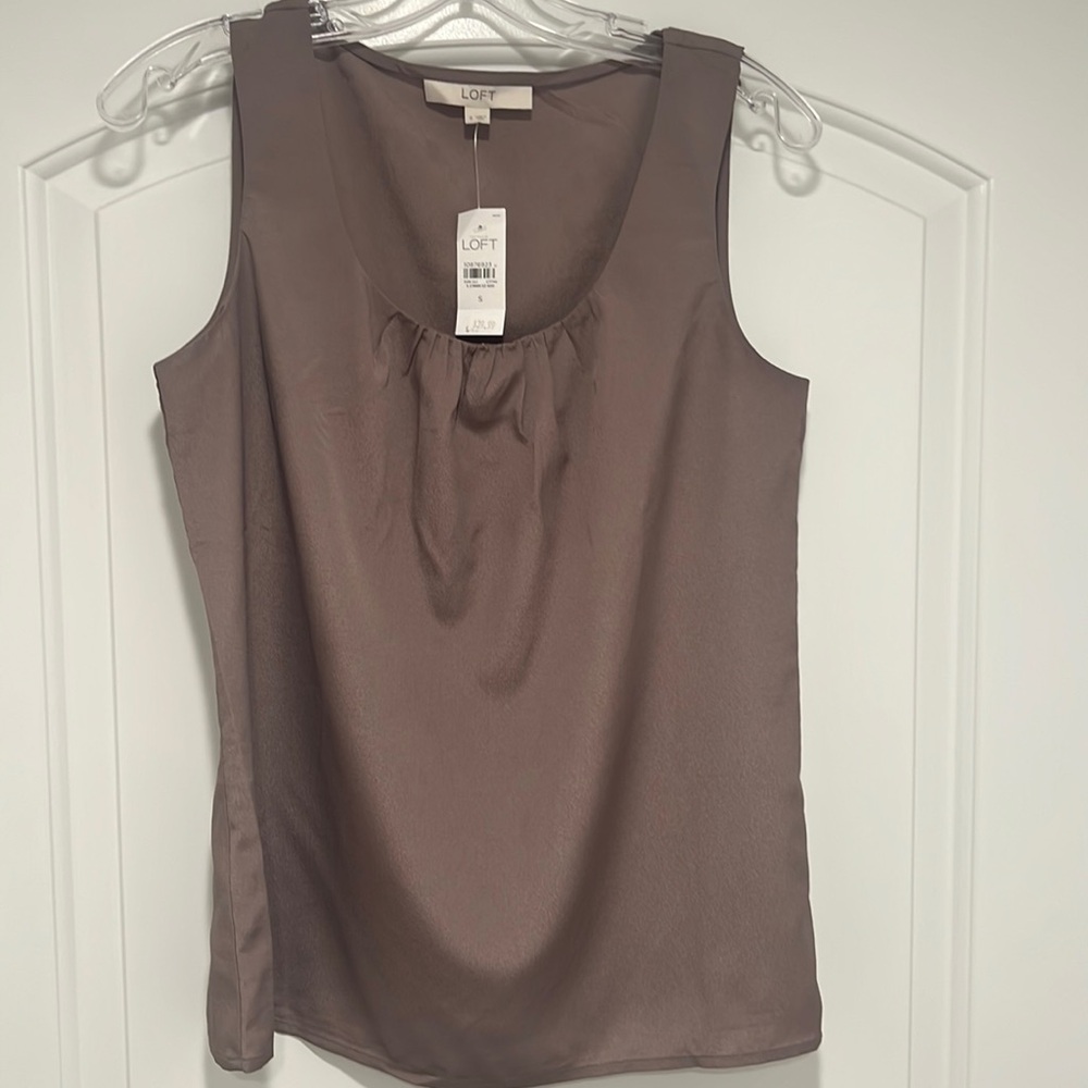NWT Loft Scoop Neck Shell